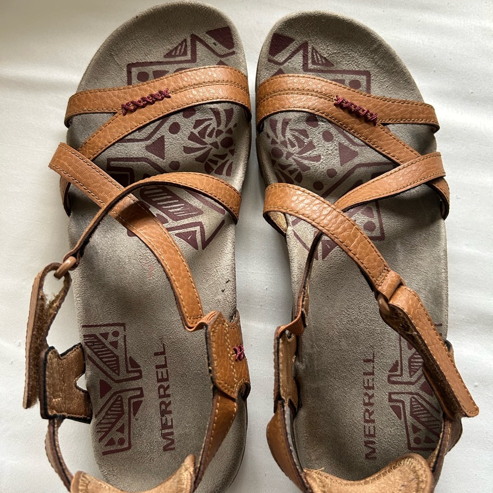 Merrell Women's Tan Strappy Sandals